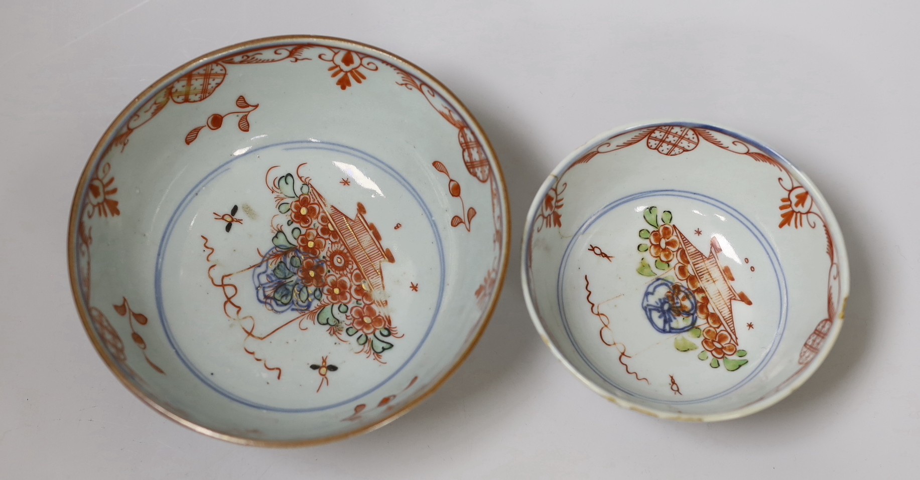 Two Dutch decorated Chinese porcelain bowls, 18th century, the largest 15 cm diameter